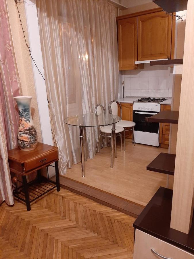 Двухкомнатная Вид На Дворец Украина Kiev Exterior foto